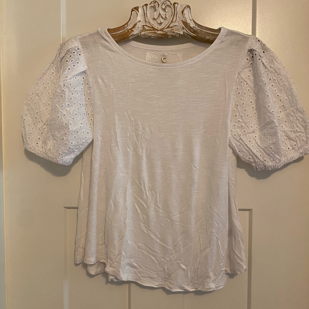 Cupio White Eyelet Puff Sleeve Blouse